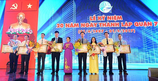 Nhiều quận tổ chức kỷ niệm 20 năm thành lập