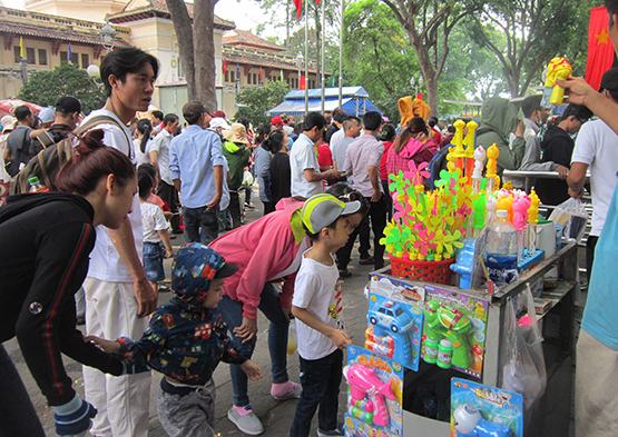 Lễ 30-4 và 1-5: Quá tải ở các khu vui chơi