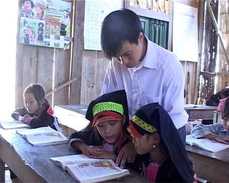 Thắp sáng ước mơ cho học trò dân tộc thiểu số