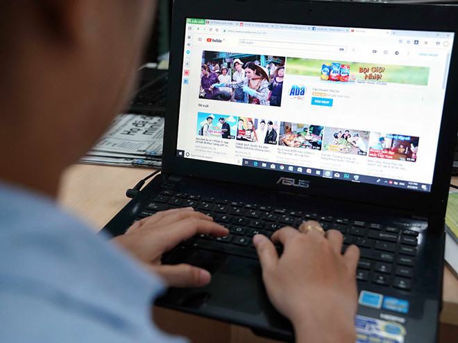 Nhiều cá nhân kiếm tiền tỉ từ YouTube mà không đóng thuế  /// Ảnh: Độc Lập