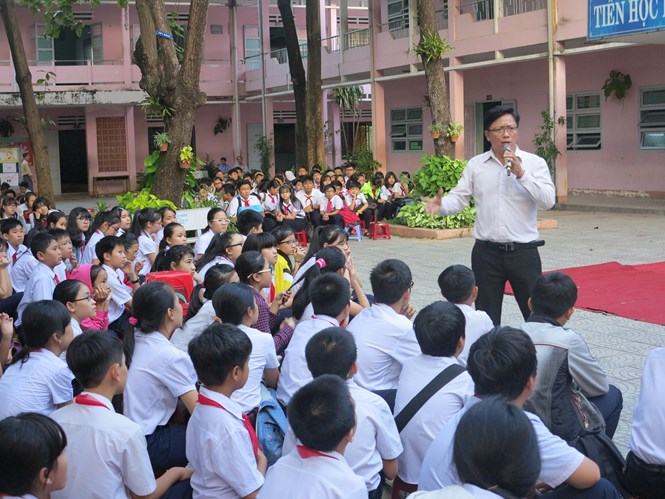 Thầy giáo chuyên làm học trò khóc