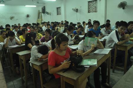 Thầy “sống khỏe” nhờ luyện thi