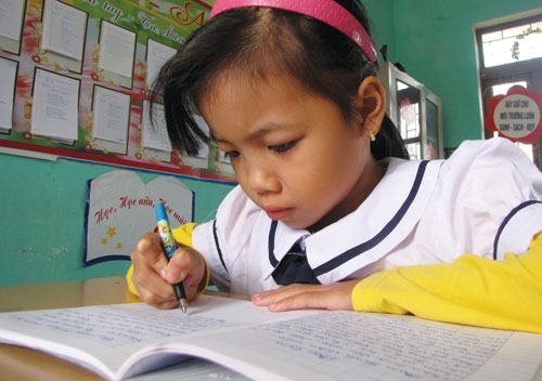 Thầy, trò viết chữ đẹp nhất nước