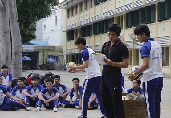 Người thầy “đa-zi-năng”: Kỳ 1: Những thầy giáo “ngôi sao”