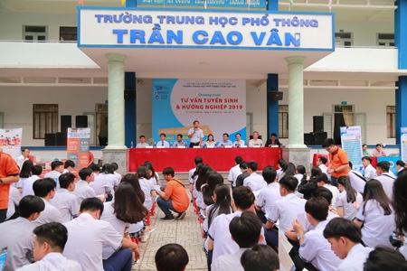 Trường THCS-THPT Trần Cao Vân: Top 3 các trường THPT có chỉ tiêu lớp 10 năm học 2019 – 2020 tại TP.HCM