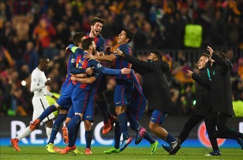 Thế giới bóng đá ngưỡng mộ màn ngược dòng không tưởng của Barca