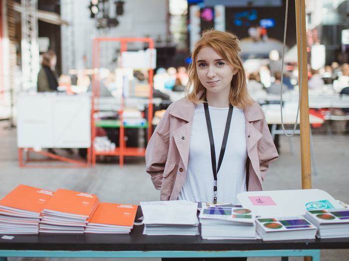 Thế hệ Z đang dần bỏ Facebook, hàng hiệu