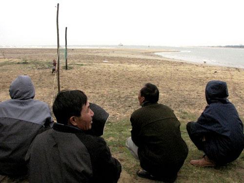 Thêm 1 tàu cá Quảng Bình mất liên lạc