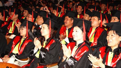 Thêm 27 tiến sĩ, 258 thạc sĩ y khoa