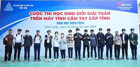 Cuộc thi “Học sinh giỏi trên máy tính cầm tay” diễn ra tại tỉnh Vĩnh Long