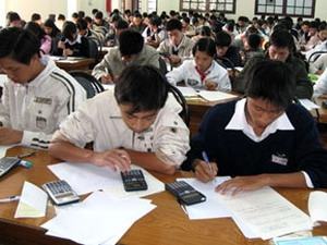 Thi giải toán trên máy tính cho học sinh phổ thông