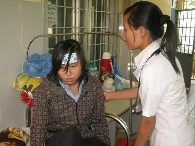 Thí sinh ngất hơn 10 lần ngày thi đại học