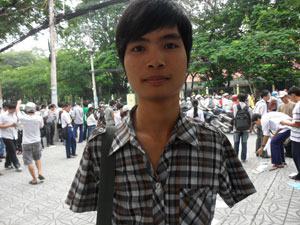 Thí sinh viết giấc mơ bằng… chân được tuyển thẳng