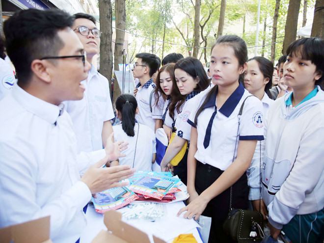 Nhiều học sinh đặt câu hỏi: Ba mẹ muốn em thi ngành em không thích, phải làm sao? /// NGỌC DƯƠNG