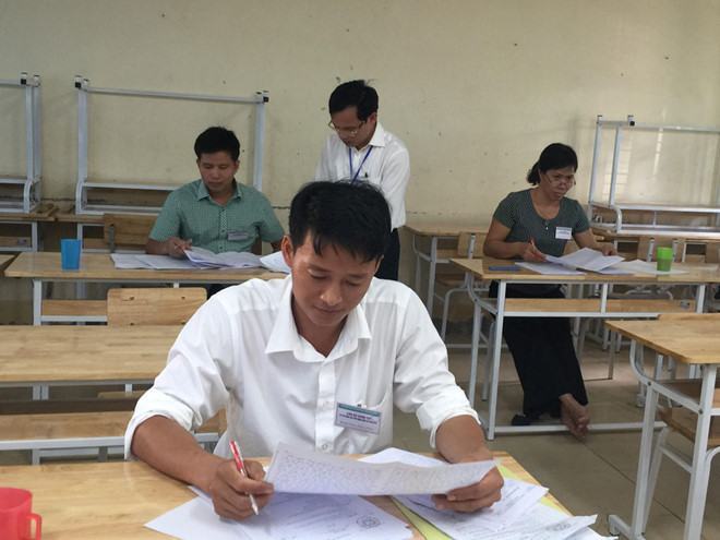 Thi THPT quốc gia: Vẫn tiếp tục… buông chấm tự luận?