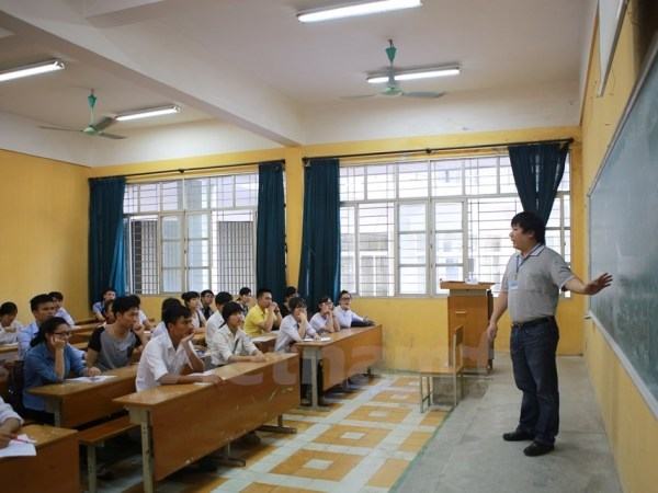 Xây dựng lộ trình giảm dần quy mô SV ĐH chính quy