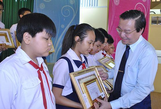 Cuộc thi “Toán học – Tư duy và Thực tiễn”: 117 học sinh được trao giải