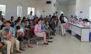 Thời tiết giao mùa, bệnh viện quá tải