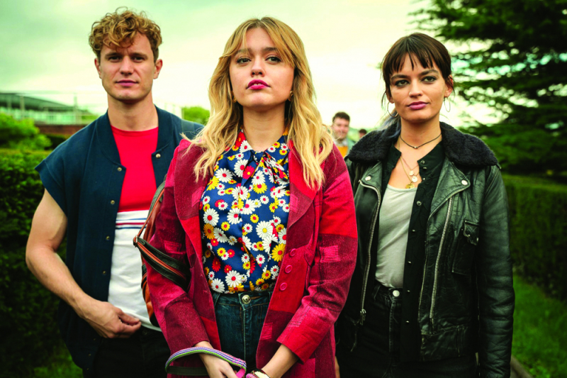 Đã có tới hơn 10.000 lượt tìm kiếm  các mẫu áo khoác bóng chày mỗi ngày  trong thời gian Sex education đang chiếu