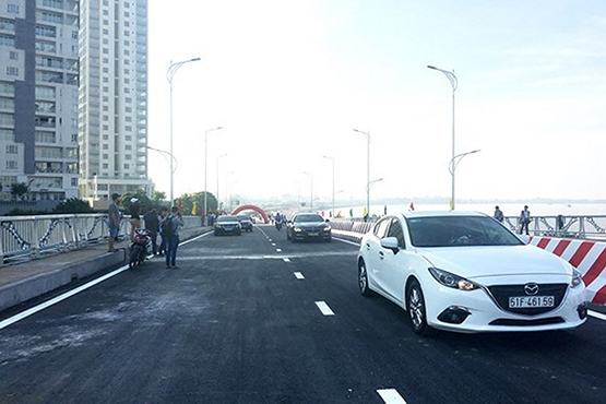 Thông xe cầu qua đảo Kim Cương quận 2