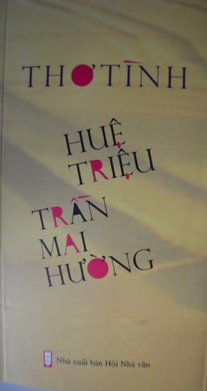 Thơ tình của “hai chị em”