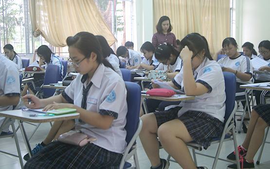 Học sinh THPT tại TP.HCM thi kiến thức y khoa