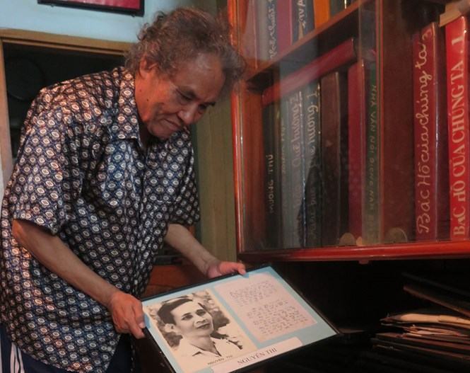 Thú chơi độc đáo: 40 năm xin chữ nhà văn Việt