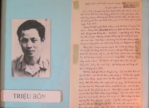 Thú chơi độc đáo: 40 năm xin chữ nhà văn Việt - ảnh 3