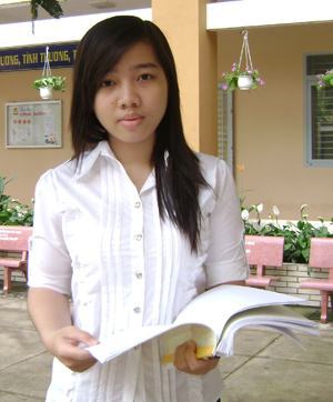 Thủ khoa tốt nghiệp THPT (hệ GDTX) Nguyễn Thị Thùy Trang:Không để nhầm lẫn kiến thức