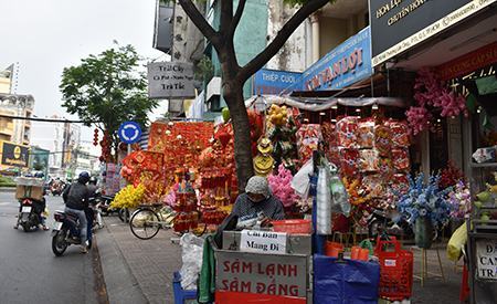 TP.HCM thu phí sử dụng lòng đường, hè phố ưu tiên người tại chỗ