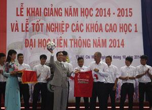 Thứ trưởng Bùi Văn Ga dự khai giảng tại TP.HCM