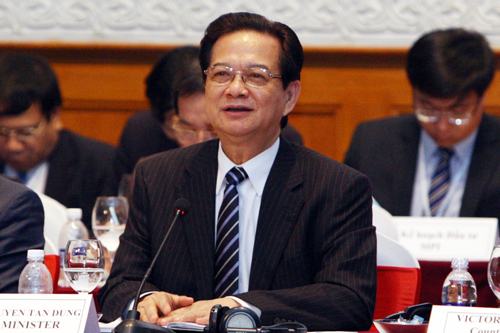Thủ tướng Nguyễn Tấn Dũng chưa hài lòng về tăng trưởng kinh tế