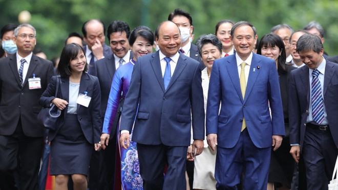 Thủ tướng Nguyễn Xuân Phúc và Thủ tướng Suga Yoshihide đã có buổi hội đàm hiệu quả vào sáng nay, 19.10 /// Ảnh Gia Hân