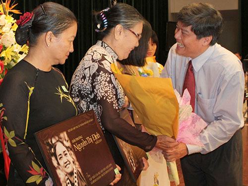 Thúc đẩy thực hiện mục tiêu bình đẳng giới