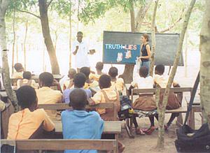 Thực hiện quyết định của Đại hội Giáo dục Bamako: Châu Phi thực hiện nền giáo dục bắt buộc và miễn phí