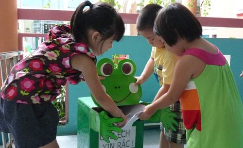 Thùng rác tự tạo