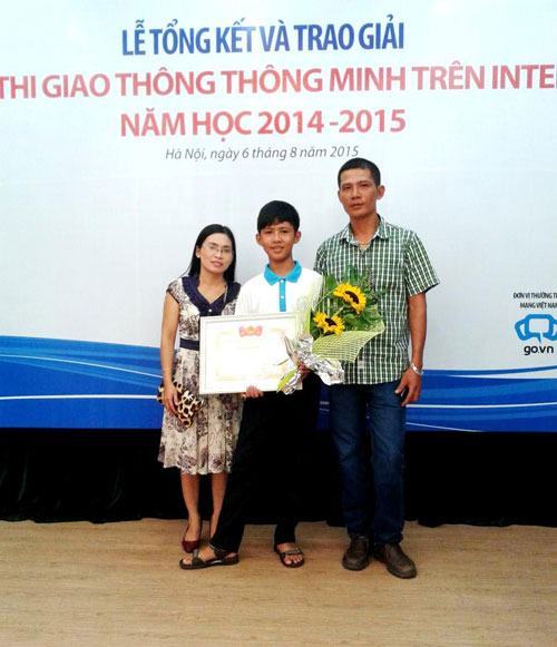 Cậu học trò “mê” giao thông