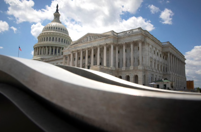 Thượng viện Mỹ thông qua gói viện trợ 40 tỷ USD cho Ukraine