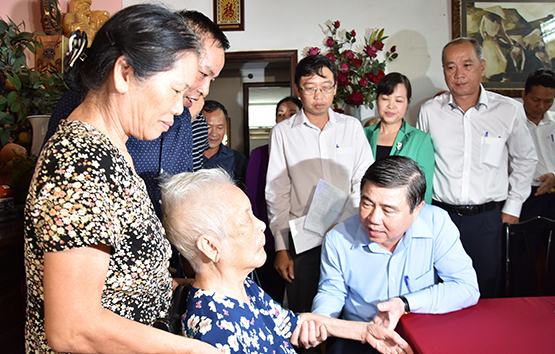 Tri ân người có công với cách mạng