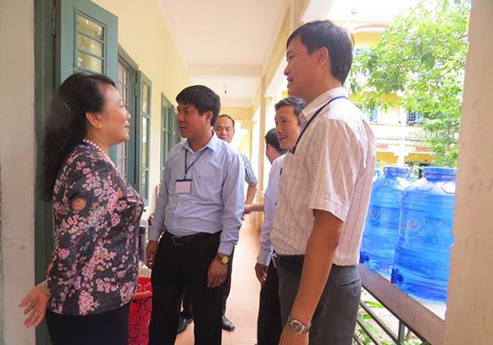 Thứ trưởng Nguyễn Thị Nghĩa kiểm tra công tác thi tại Thừa Thiên-Huế