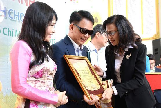 Người mù có thư viện sách riêng