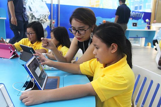 Phòng đọc hiện đại phục vụ STEM