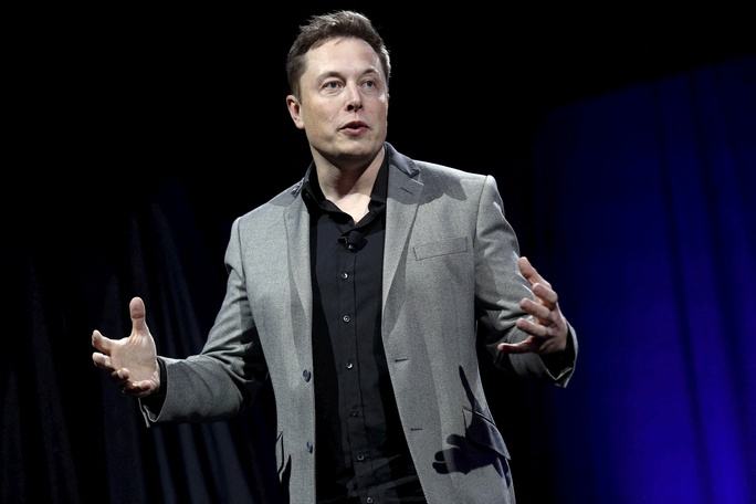 Tỉ phú Elon Musk phát ngôn gây sốc về UFO