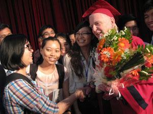 Tiêm ngừa ung thư cổ tử cung trước tuổi 25