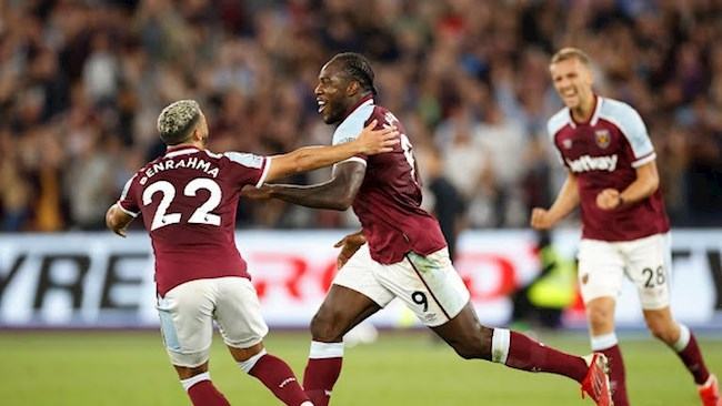 Tiền đạo West Ham ghi bàn bằng 6 đội bóng Premier League cộng lại