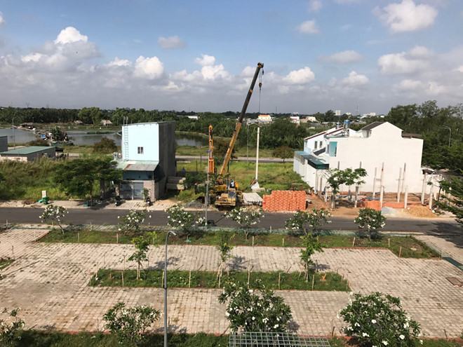 Cấp phép xây dựng trực tuyến vẫn đang bị người dân chê vì chưa thật sự thuận tiện	 /// ĐÌNH SƠN