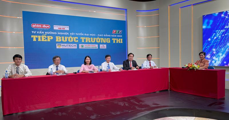 “Tiếp bước trường thi” Phú Yên: Ngoại ngữ là công cụ khám phá văn hóa các nước