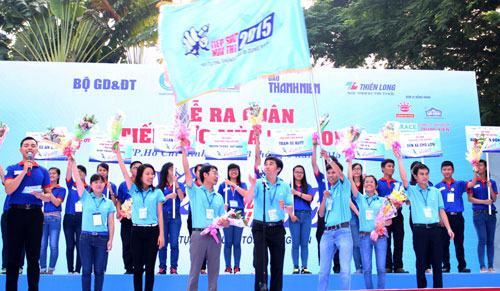 9.000 sinh viên ra quân “tiếp sức mùa thi”