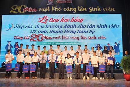 “Tiếp sức đến trường”: Chắp cánh ước mơ cho hơn 22.000 sinh viên