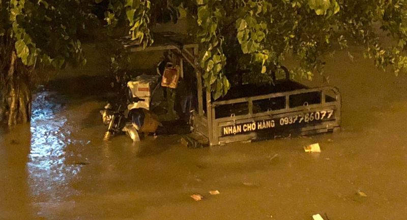 ngập nặng,Sài Gòn ngập,siêu máy bơm